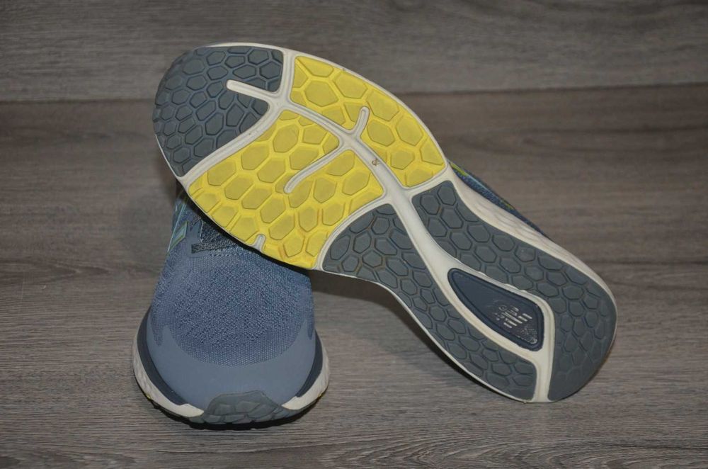 Продам кросівки Фірма New Balance 680.