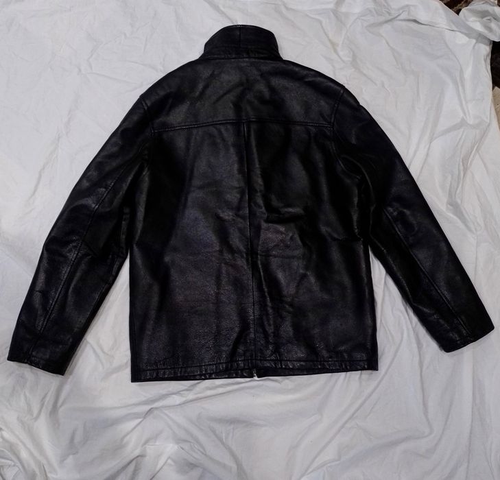 Чёрная мужская кожанка