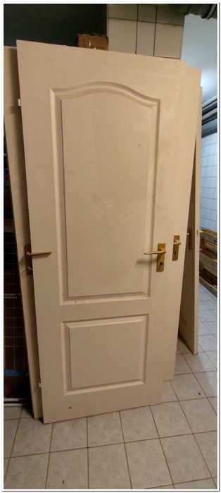 Drzwi wewnętrzne drewniane białe 70 cm