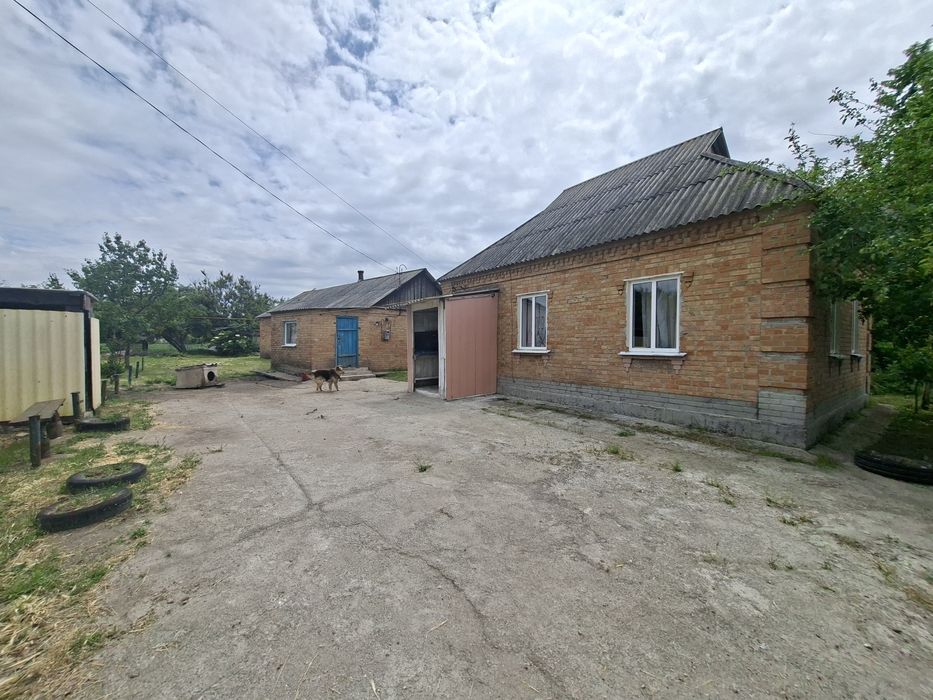 Продаж добротний будинок Бережинка.