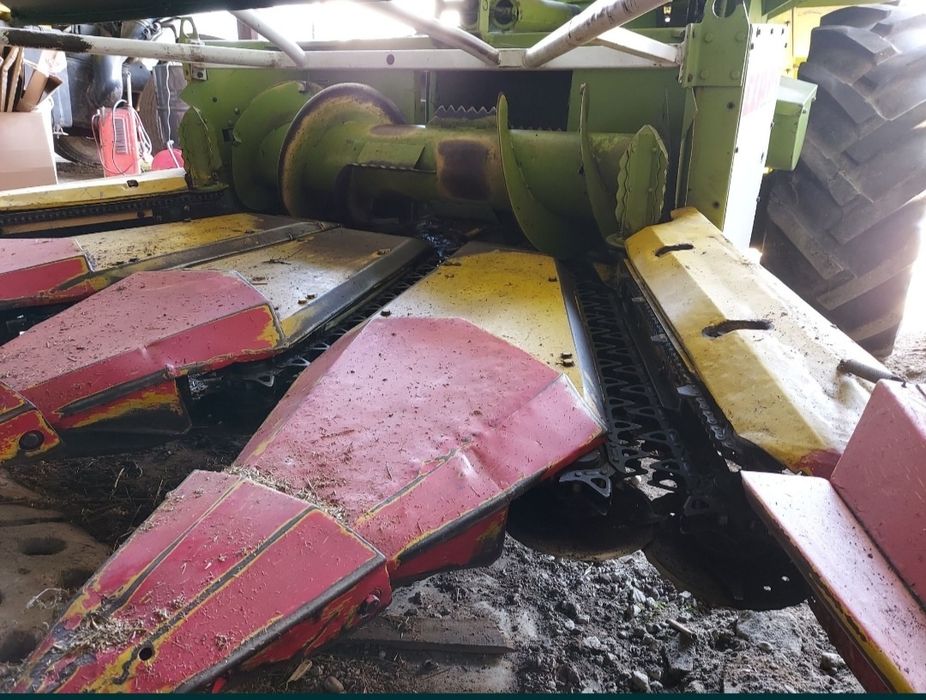 Kombajn do kukurydzy Class Jaguar zamienię na ciągnik c330