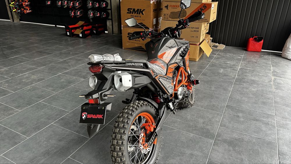 Мотоцикл TEKKEN SP300 на різних гумах