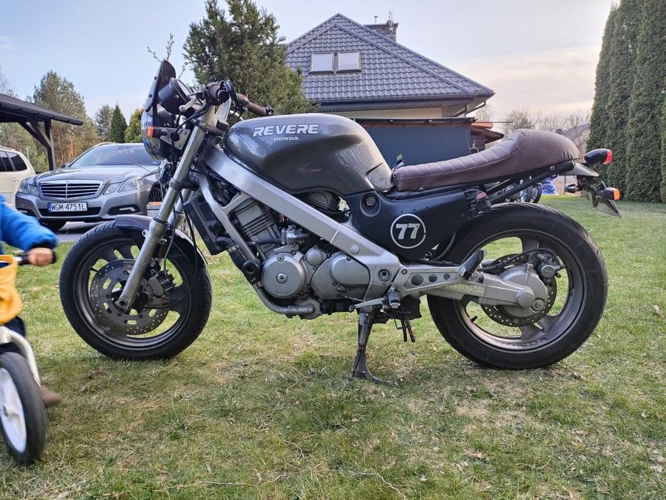 Honda Revere NTV cafe racer RC33 zamiana