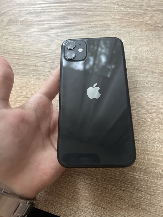 Айфон 11 64 g в хорошому стані