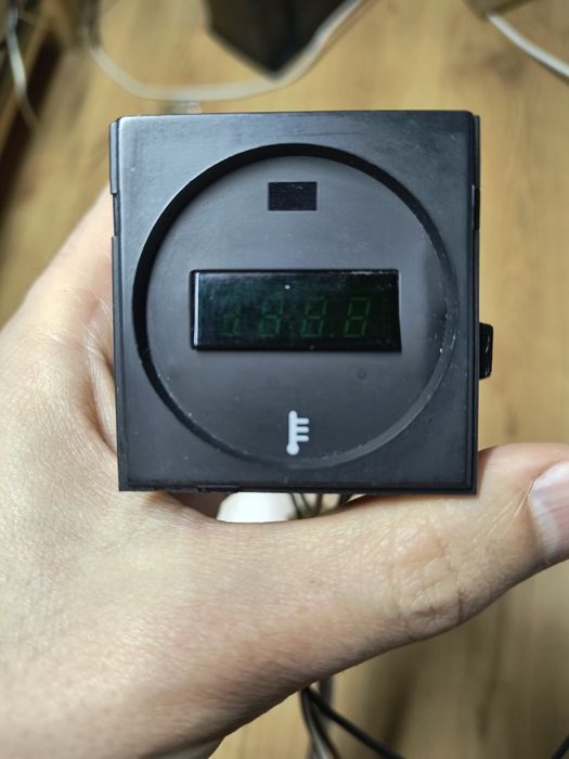 Термометр Вольво Volvo 740/760/780 дорест