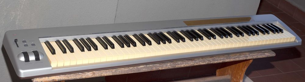 M-AUDIO 88es Midi keyboard