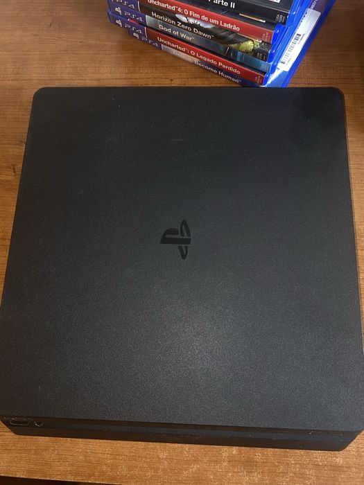 PlayStation 4 como nova + mais 6 jogos
