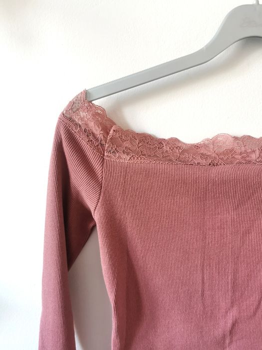 Bluzka z koronką brudny róż M/L "CTKH" dekolt łódka