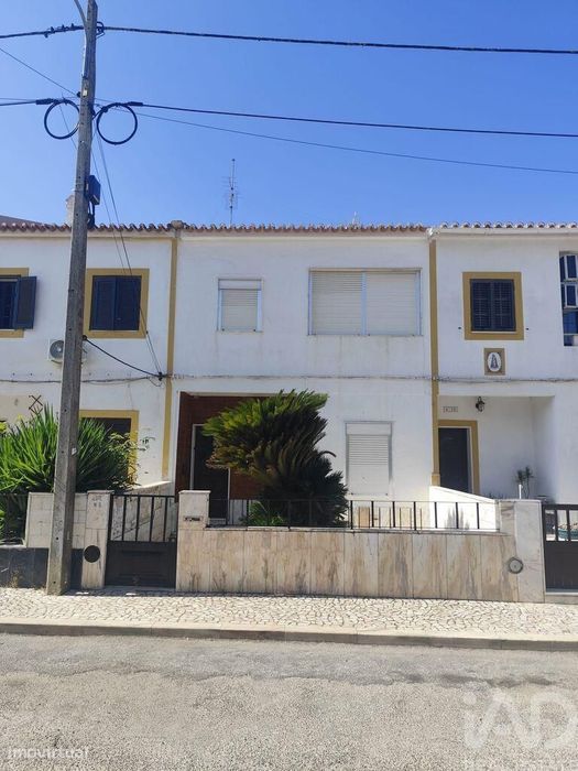 Moradia em banda T3 em Nossa Senhora da Conceição e São Bartolomeu de