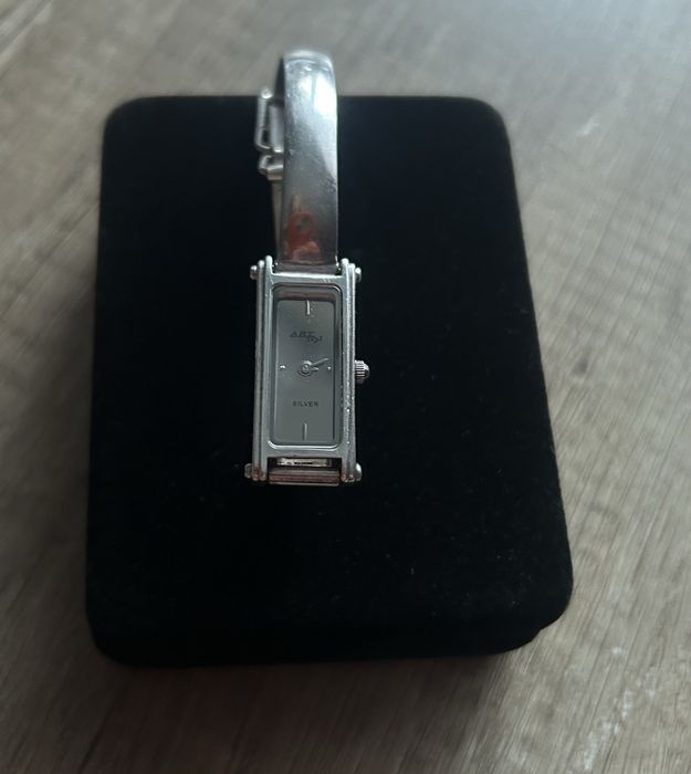 Srebrny zegarek damski