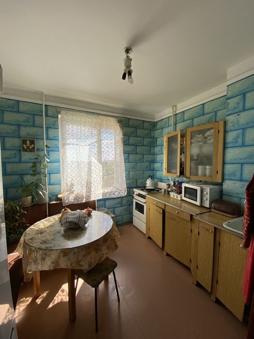 Продам 2-комн. Таврический