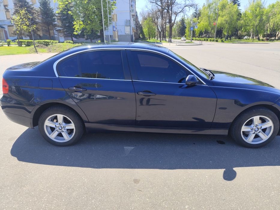 БМВ Е90  325і  2.5МТ