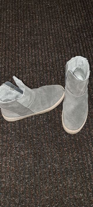 Продам чобітки зимові