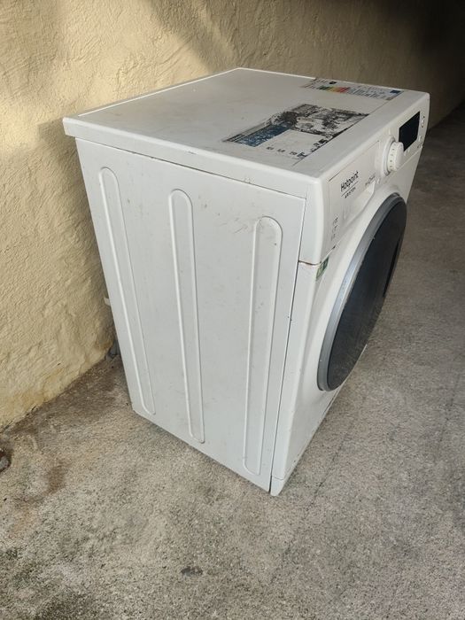 Máquina de lavar e secar roupa