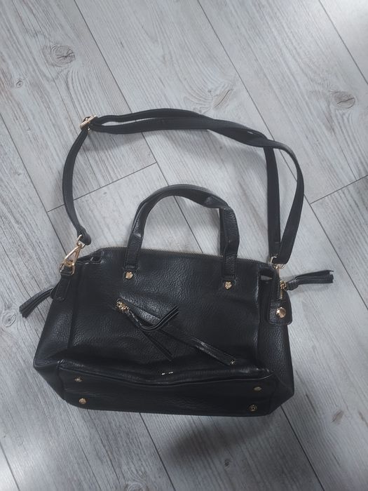 Mała zgrabna torebka