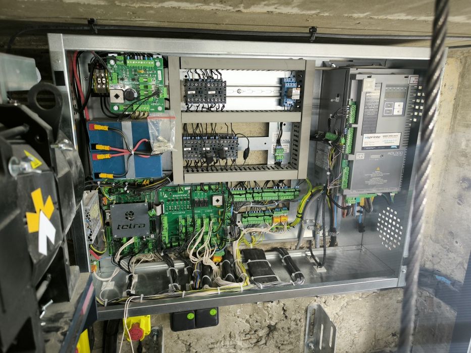 Eletricista certificado pela DGEG