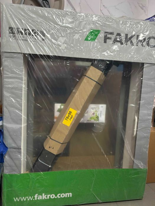 Clarabóia telhado FAKRO 78×98 com rufos NOVA