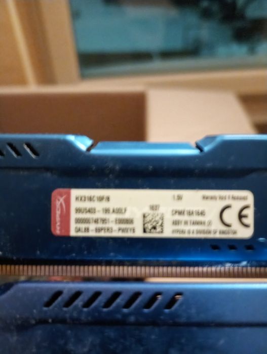 PC rozmontowany, wszystko poza dyskiem twardym i obudowy