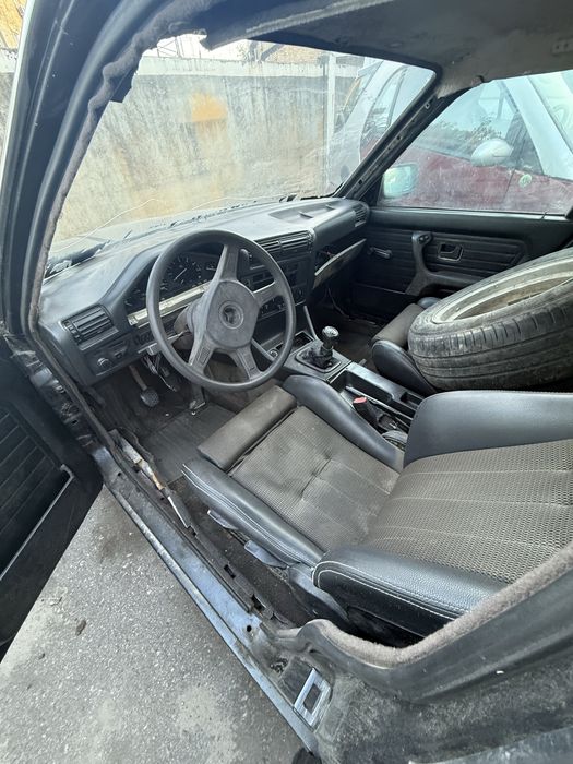 Продам bmw e30..