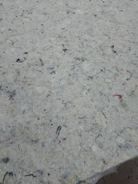 Продам обрезки войлока