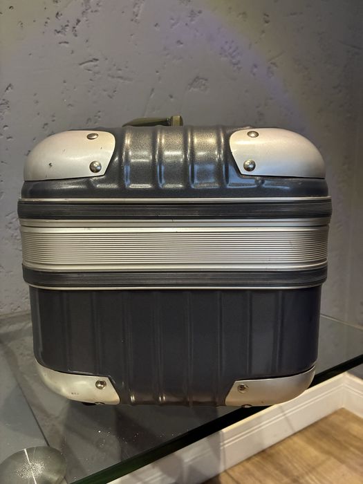 Rimowa kuferek kosmetyczny