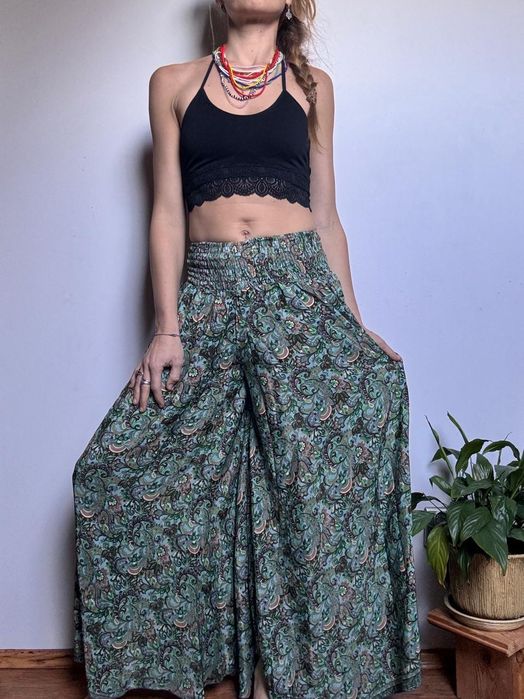 Spódnicospodnie spodnie z szerokimi nogawkami