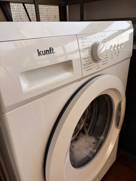 “Máquina de Lavar KUNFT 6Kg – Impecável e a Funcionar Perfeitamente”.