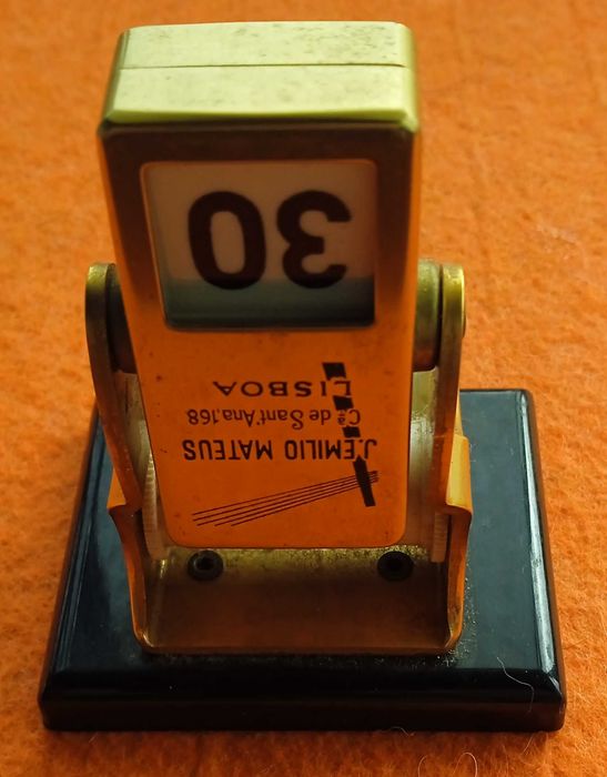 Antigo Caléndário de Secretária