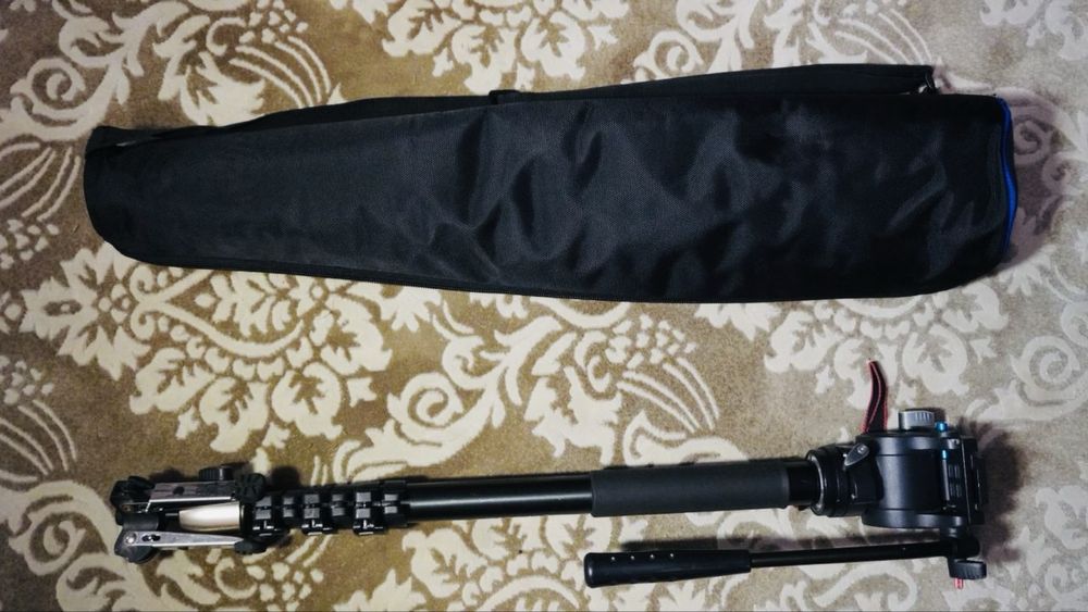 Продам монопод LYT -D293