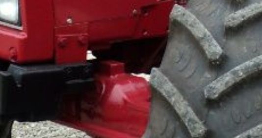 Kolyska case 745 xl wspornik przedniej osi napędu wał z boku