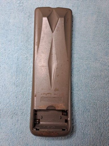Pilot Elta 8894 DVD
