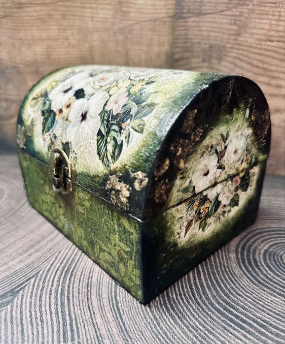 Drewniana szkatułka/kuferek  boho Floral decoupage hand made
