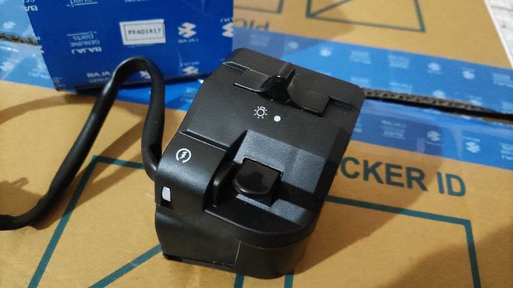 Пульт управління з вимикачем світла Bajaj Boxer | PF401417