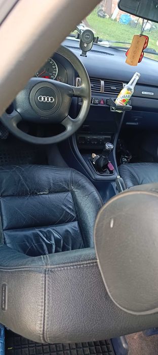 Audi A6 C5 2,4 benzyna 99rok