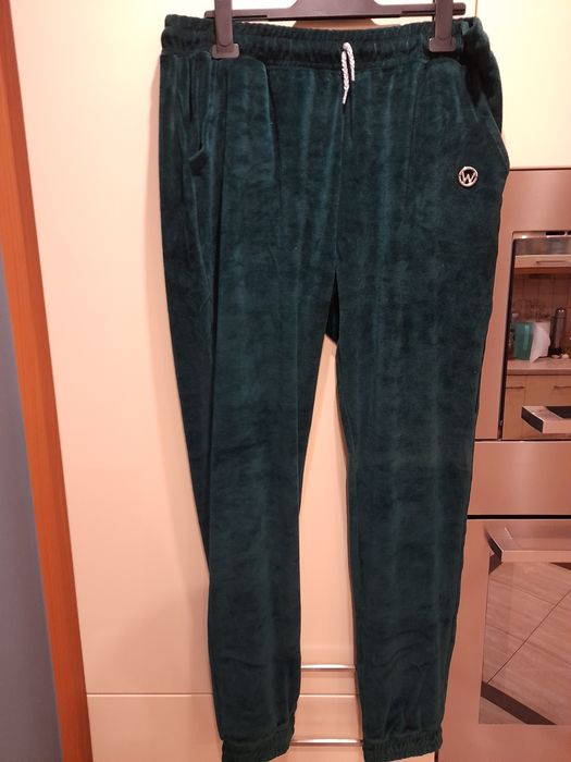 Nowe spodnie długie dresowe