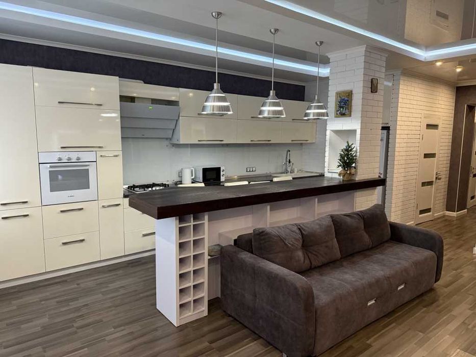 Продаж 2 кім квартири 71 м2 Євроремонт Індив опал Новобуд р-н Поділ №11106