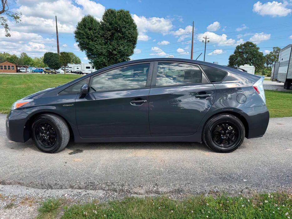 Toyota Prius Three      2015