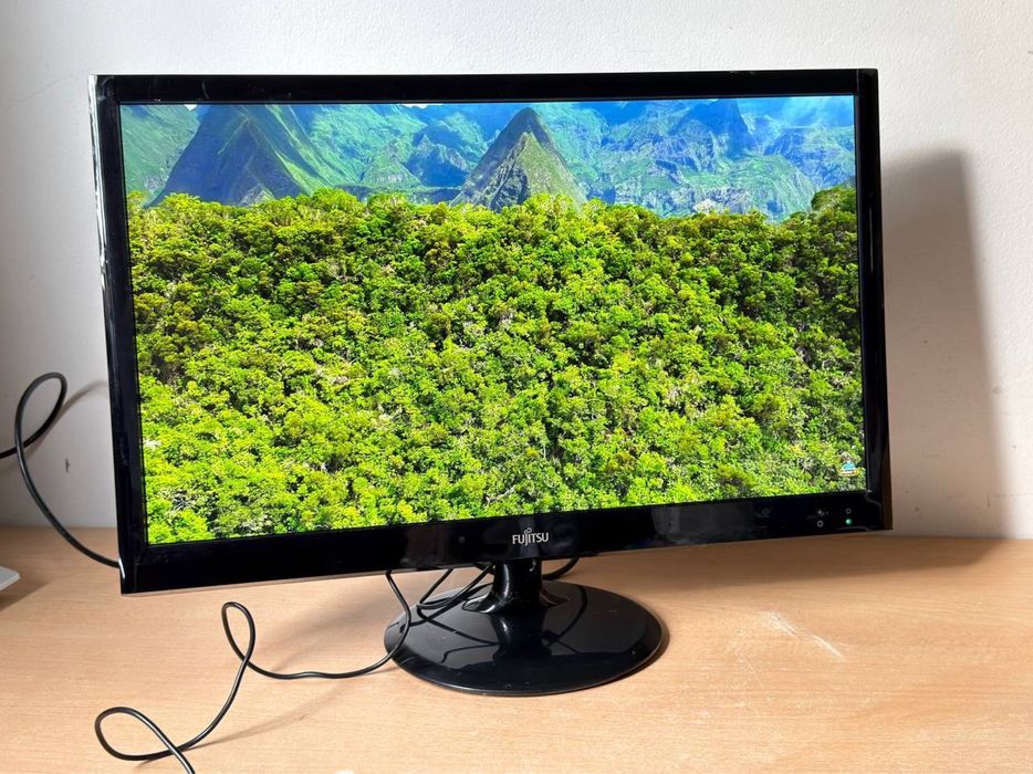 Монітор Fujitsu Display / 23″ / Full HD