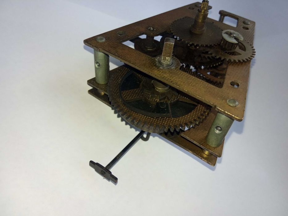 механизм на настенные часы 2-го Московского часового завода на ходу