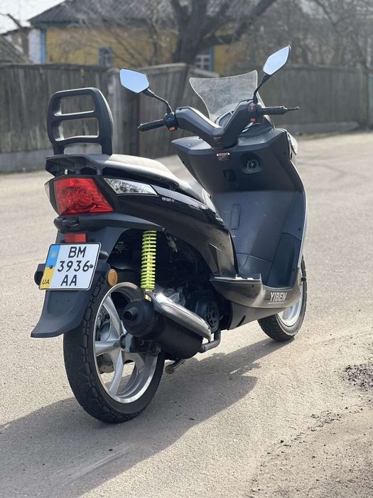 Продам скутер YIBEN YB150T-11
