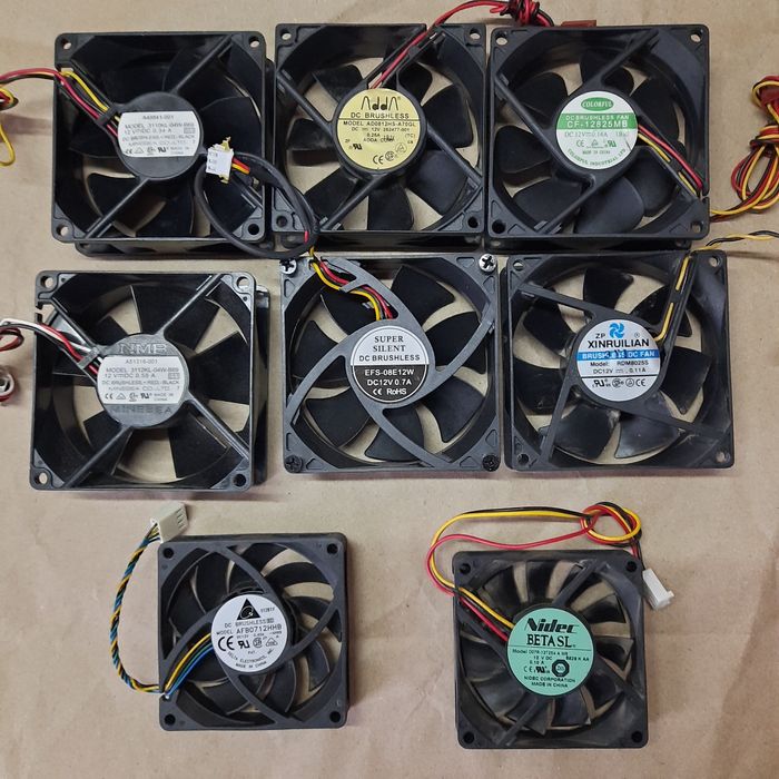 Кулер вентилятор корпусний.