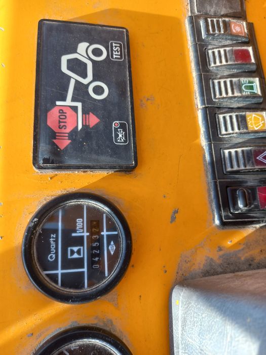 Mała ładowarka teleskopowa Manitou zwinna  sekretna jak Merlo  claas