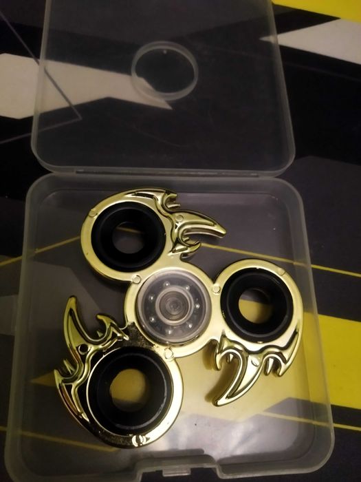 Продам: СПИННЕР большой металлический в коробке Б.У.