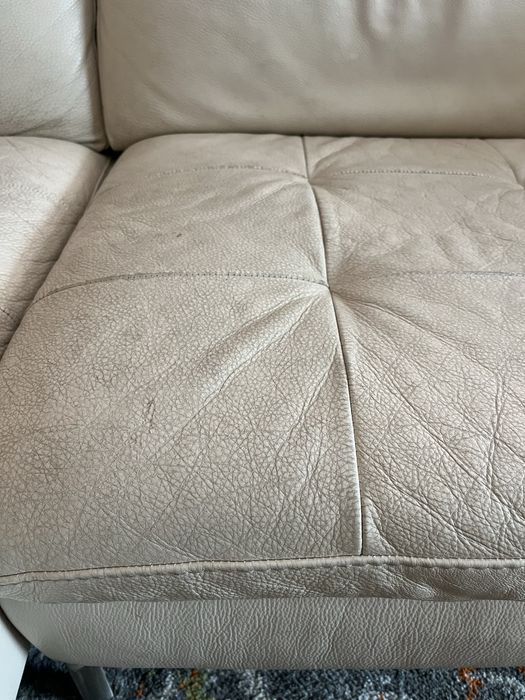 Sofá Natuzzi/Divani em pele bege com chaise longue – Caxias