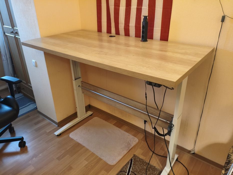 Продам Великий Комп'ютерний стіл