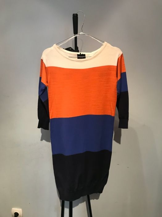 Sukienka dzianinowa w pasy Reserved S