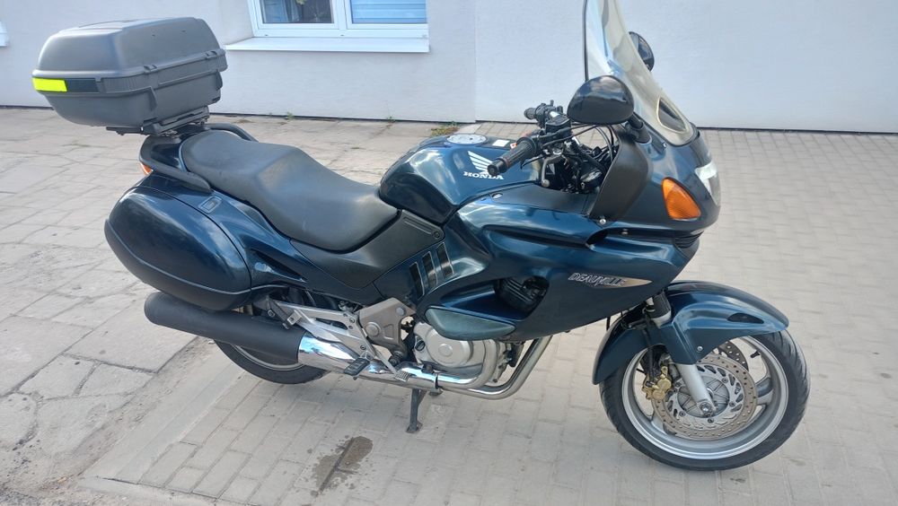 Honda NTV 650 Deavile