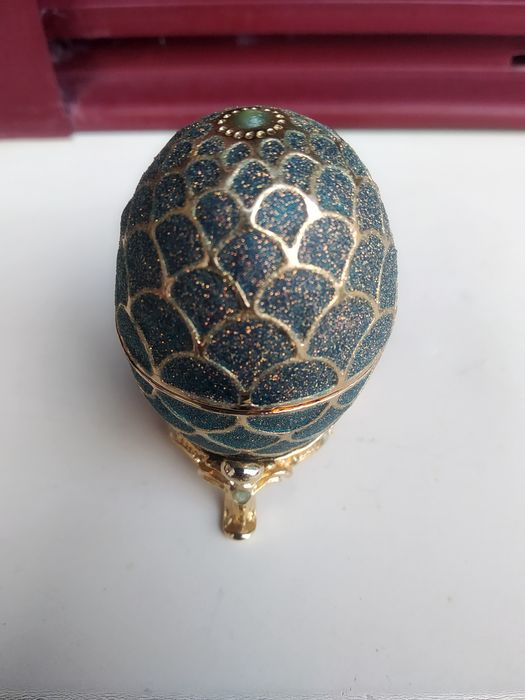 Guarda jóias tipo ovo Fabergé