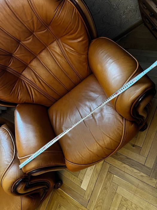 Шкіряне крісло бу.  Кожаное кресло