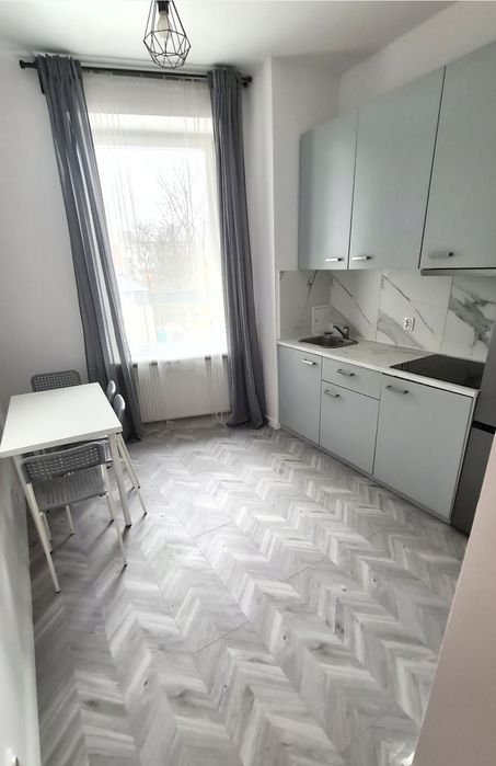 Dwupokojowe w centrum z osobną kuchnią